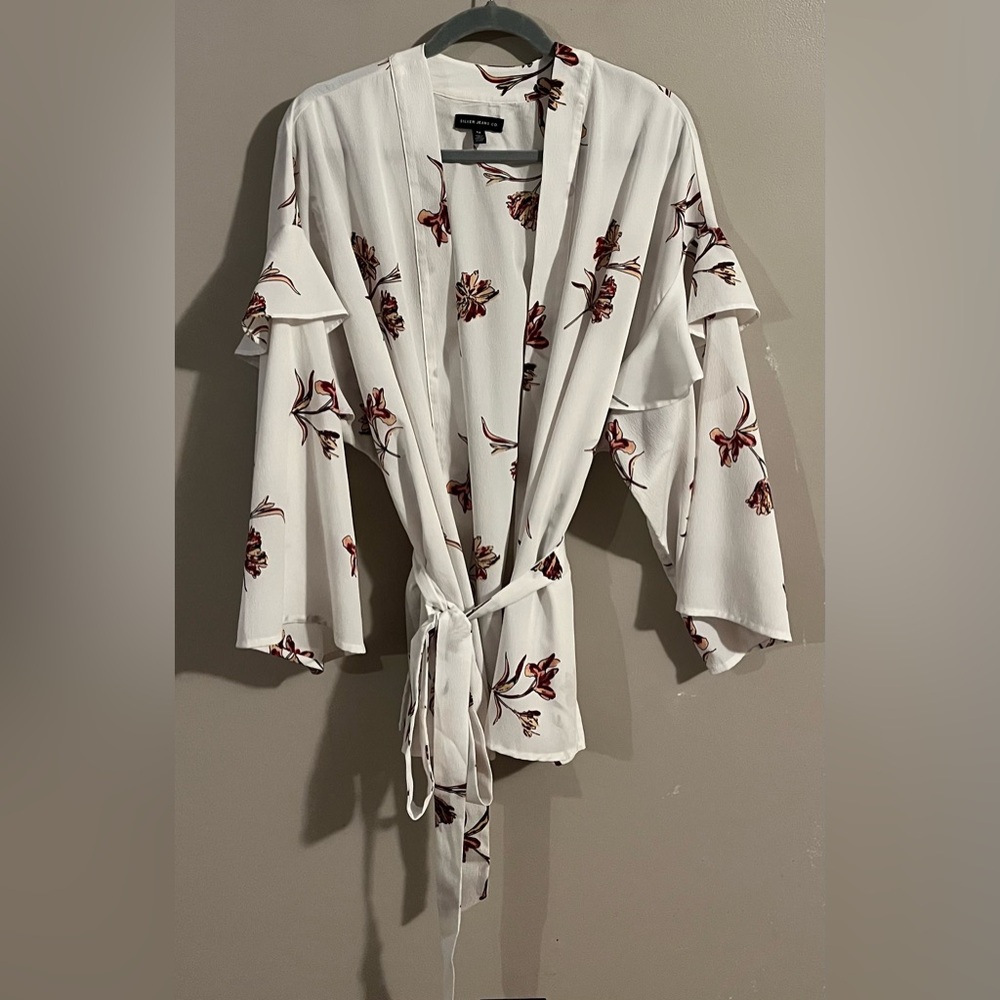 $8❤️Bundled Silver Jeans Floral Kimono